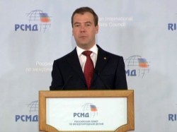 Медведев потребовал гарантий от США